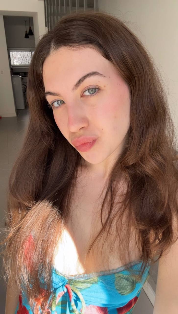 Nude girl Amber in Hilla