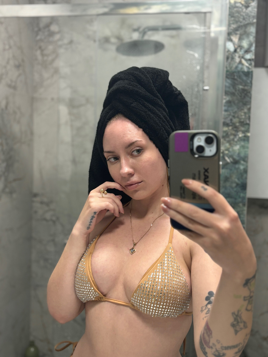 Nude girl KateV in Hilla